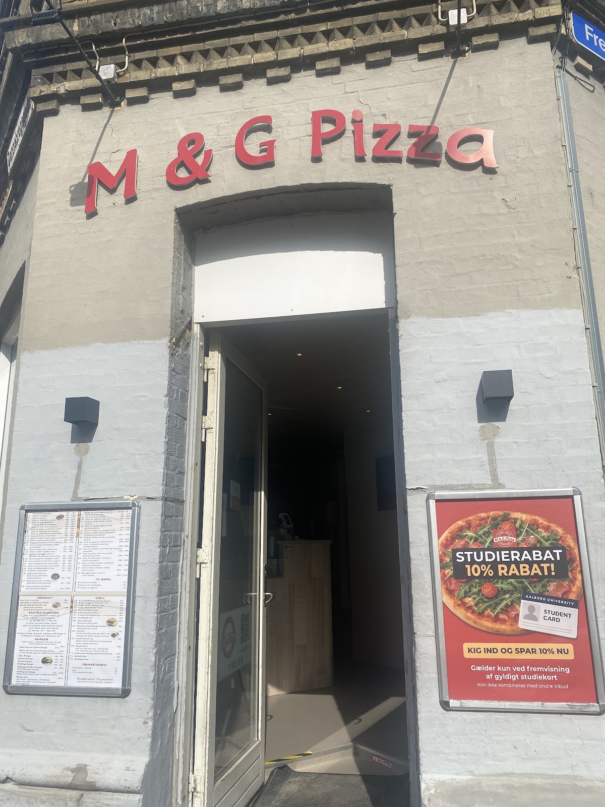 Photo of M & G Pizza - Dannebrogsgade 28, 9000 Aalborg