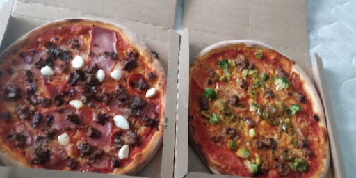 Photo of Pizza La Mama - Revlingbakken 33, 9000 Aalborg