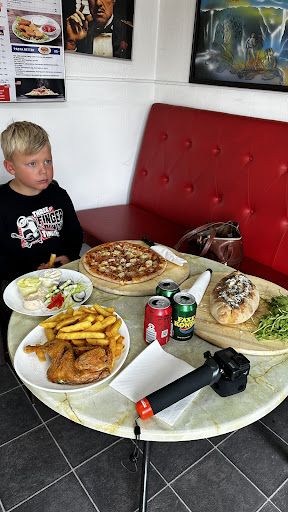 Photo of MO's Burger & Pizza - Hjallesegade 16, 5260 Odense