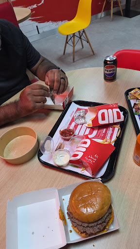 Photo of SLAMBURGER® Aylesbury - Halal Burgers - 4, Villiers Buildings, Buckingham St, Aylesbury HP20 2LE