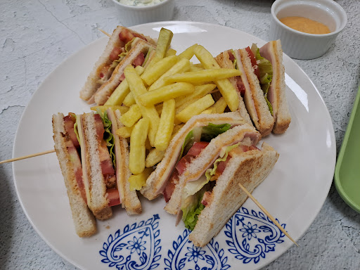 Photo of Essence Mediterranean Cuisine - 4 Holmlea Rd, Glasgow G44 4AH