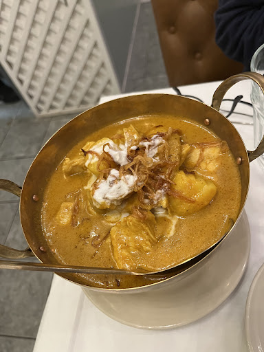 Photo of Bee Thai Restaurant and Takeaway - 107 Central Ave, Beeston, Nottingham NG9 2QS