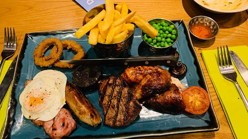 Photo of Harvester Wilford Farm Nottingham - 1 Clifton Ln, Wilford, Nottingham NG11 7AT