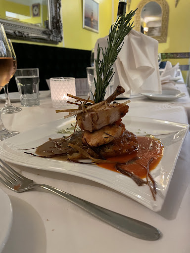 Photo of Denis Turkish & Mediterranean Restaurant - 92 Sheep St, Bicester OX26 6LP