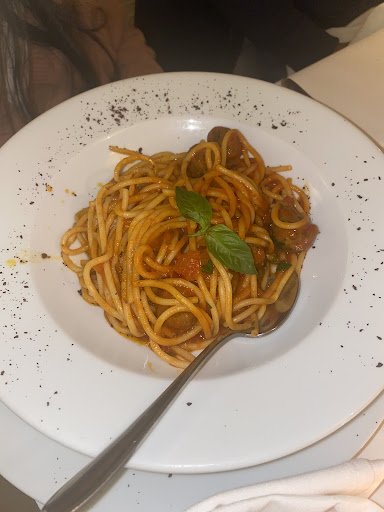 Photo of Denis Turkish & Mediterranean Restaurant - 92 Sheep St, Bicester OX26 6LP