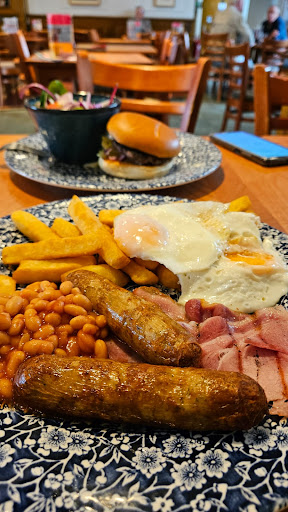 Photo of The Blue Boar - JD Wetherspoon - 39 High St, Billericay CM12 9BA