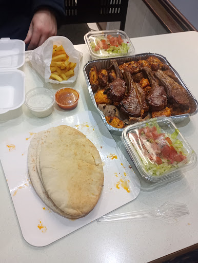 Photo of Le Golden Pizza and Charcoal Grill - 35 Market Pl, Boston PE21 6NH