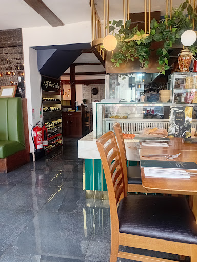 Photo of Bosphorus Turkish & Mediterranean Restaurant - Unit E, Shopping Park, 1 Kelso Rd, Bicester OX26 1ES