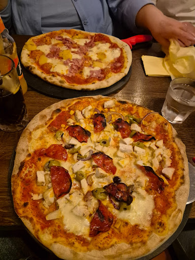 Photo of Tân Woodfired Pizza - 5 Palace St, Caernarfon LL55 1RR