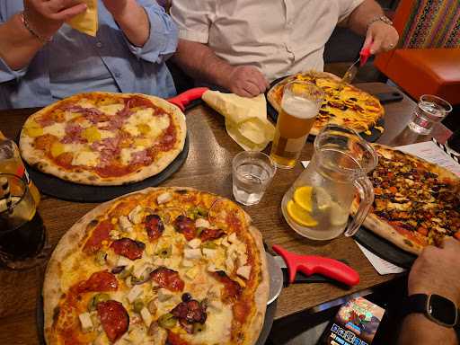 Photo of Tân Woodfired Pizza - 5 Palace St, Caernarfon LL55 1RR