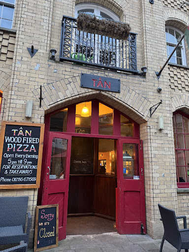 Photo of Tân Woodfired Pizza - 5 Palace St, Caernarfon LL55 1RR