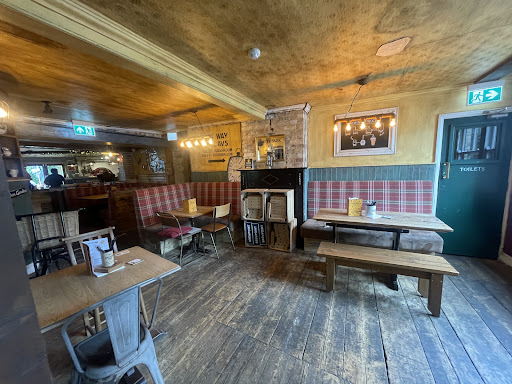 Photo of Carpenters Arms, Cambridge - 184-186 Victoria Rd, Arbury, Cambridge CB4 3DZ