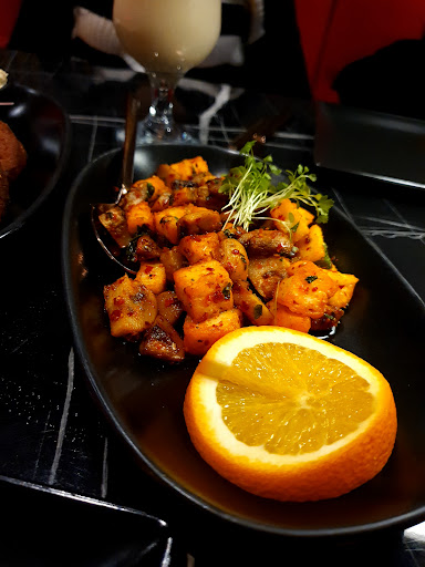Photo of Lara's Turkish Restaurant (Yaprak Chalfont St Peter) - 137 High St, Chalfont St Peter, Gerrards Cross SL9 9QL