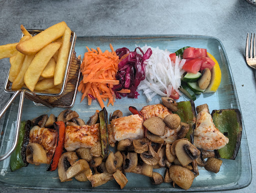 Photo of Lara's Turkish Restaurant (Yaprak Chalfont St Peter) - 137 High St, Chalfont St Peter, Gerrards Cross SL9 9QL