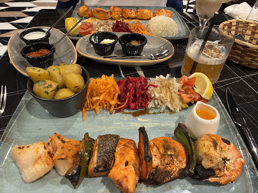 Photo of Lara's Turkish Restaurant (Yaprak Chalfont St Peter) - 137 High St, Chalfont St Peter, Gerrards Cross SL9 9QL