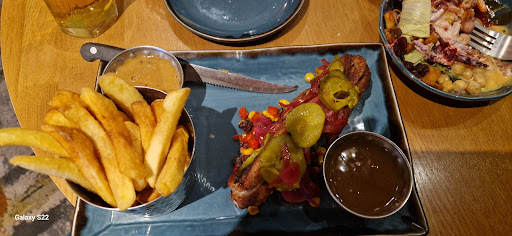 Photo of Harvester Redgrove Cheltenham - Hatherley Ln, Cheltenham GL51 6TA