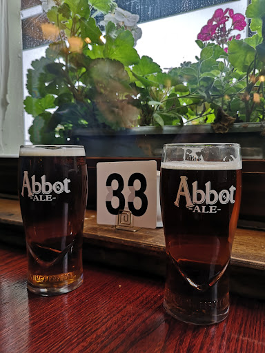 Photo of The Moon & Sixpence - 15 The Beach, Clevedon BS21 7QU