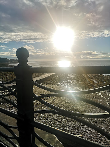 Photo of The Moon & Sixpence - 15 The Beach, Clevedon BS21 7QU