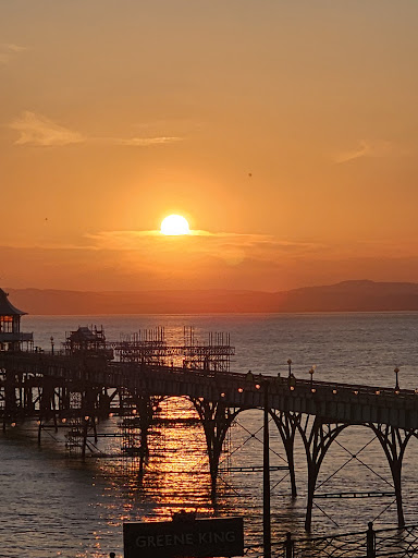 Photo of The Moon & Sixpence - 15 The Beach, Clevedon BS21 7QU