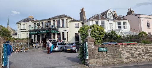 Photo of The Moon & Sixpence - 15 The Beach, Clevedon BS21 7QU