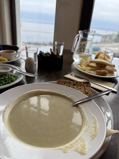 Photo of The Moon & Sixpence - 15 The Beach, Clevedon BS21 7QU