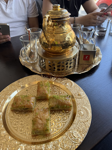 Photo of Samaan Restaurant - 74 Mill Rd, Petersfield, Cambridge CB1 2AS