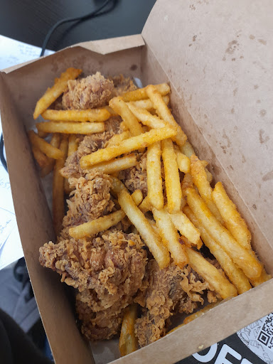 Photo of Mojo's Chicken & Pizza - 6 Lutterworth Rd, Aylestone, Leicester LE2 8PE