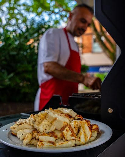 Photo of Silvan’s Food Truck - Fore St, Taunton TA1 1JQ