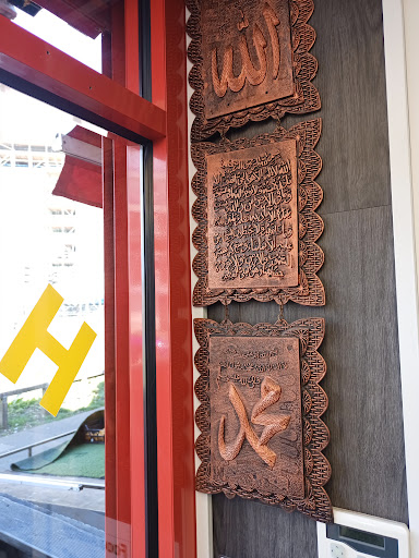 Photo of Heathrow Kebabs Center - Bath Rd, Cranford, Hounslow TW5 9TY