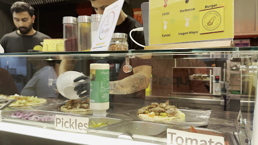 Photo of Yellow Stone Woking - Market walk Kiosk, 9 Market Walk, Woking GU21 6GH