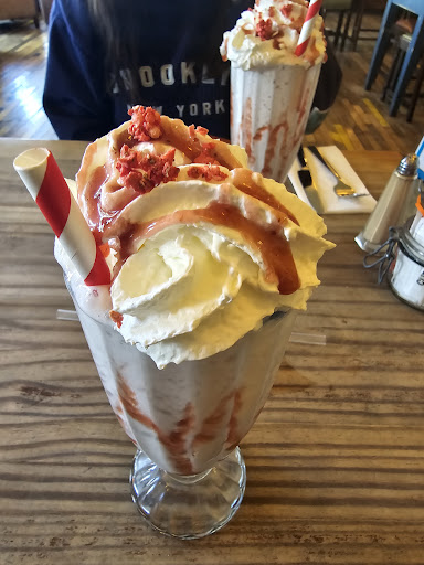 Photo of Fondo Lounge - 107 High St, Street BA16 0EY