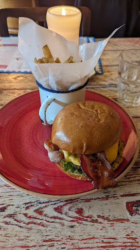 Photo of Fondo Lounge - 107 High St, Street BA16 0EY