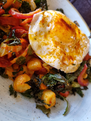 Photo of Fondo Lounge - 107 High St, Street BA16 0EY