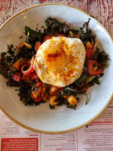 Photo of Fondo Lounge - 107 High St, Street BA16 0EY