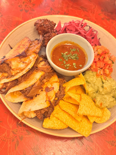 Photo of Fondo Lounge - 107 High St, Street BA16 0EY