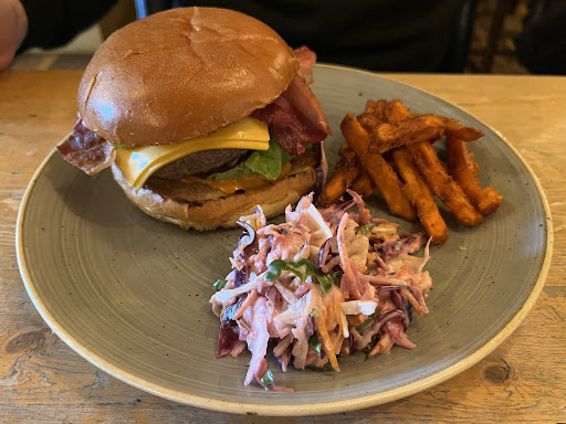 Photo of Fondo Lounge - 107 High St, Street BA16 0EY