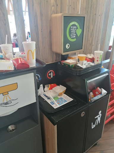 Photo of McDonald's - Westway Roundabout, Gravenchon Way, Street BA16 0HW