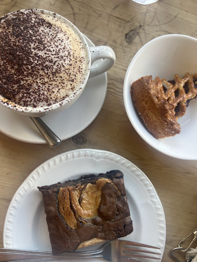 Photo of Hundred Monkeys Cafe - 52 High St, Glastonbury BA6 9DY