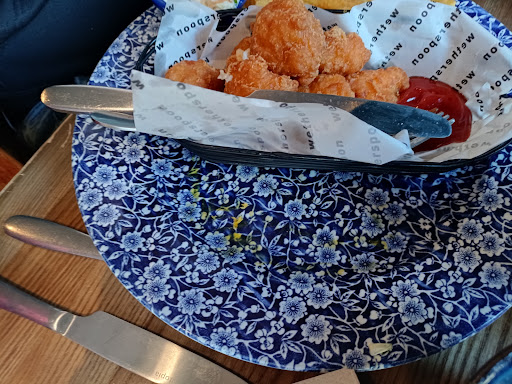 Photo of The Lantokay - JD Wetherspoon - 111-113 High St, Street BA16 0EY