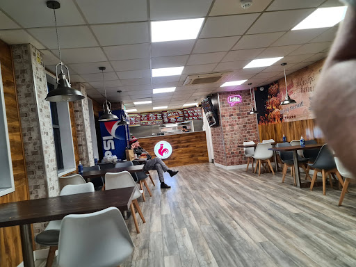 Photo of Munchies Peri Peri - Gravesend - 71 New Rd, Gravesend DA11 0AE