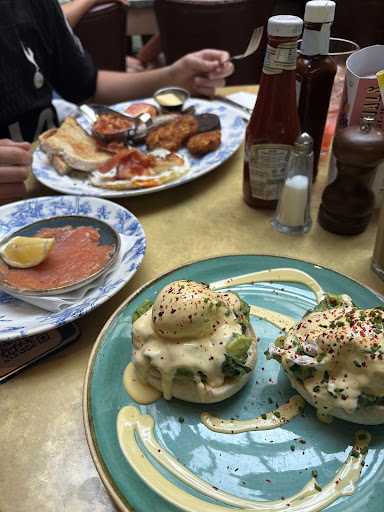 Photo of Bill's Eastbourne Restaurant - 153 Terminus Rd, Eastbourne BN21 3NU