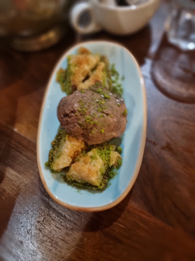 Photo of Zeugma - 146 London Rd, Highfield, Sheffield S2 4LT