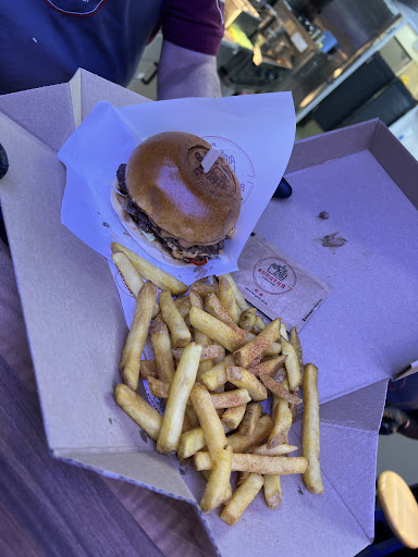 Photo of Burger 8 Birtley - 13, Arndale Houses, 13 Durham Rd, Birtley, Chester-le-Street DH3 2PG