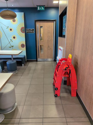 Photo of McDonald's - Ring Rd N, Horley, Gatwick RH6 0NN