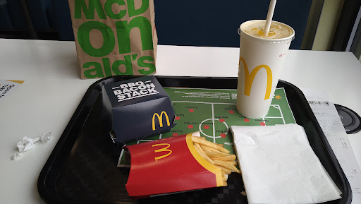 Photo of McDonald's - Ring Rd N, Horley, Gatwick RH6 0NN