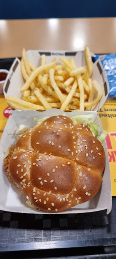 Photo of McDonald's - Ring Rd N, Horley, Gatwick RH6 0NN