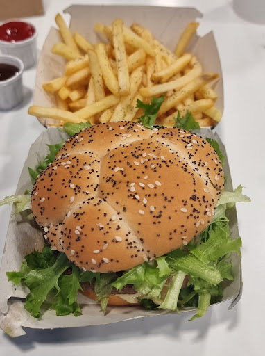 Photo of McDonald's - Ring Rd N, Horley, Gatwick RH6 0NN