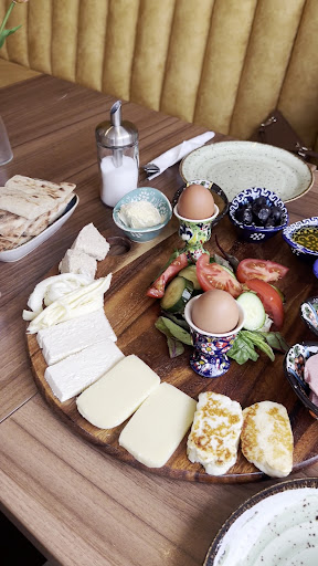 Photo of Artelesi | Horsham - 27 East St, Horsham RH12 1HH