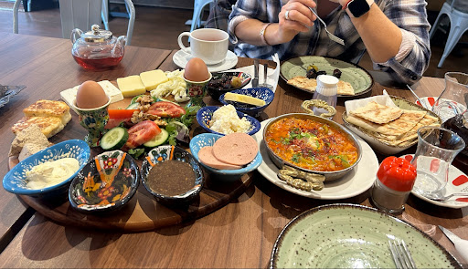 Photo of Artelesi | Horsham - 27 East St, Horsham RH12 1HH