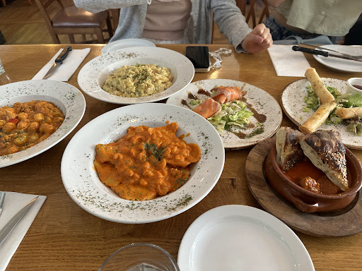 Photo of Dino's Mediterranean Restaurant, Harrogate - 7 Station Bridge, Harrogate HG1 1SS